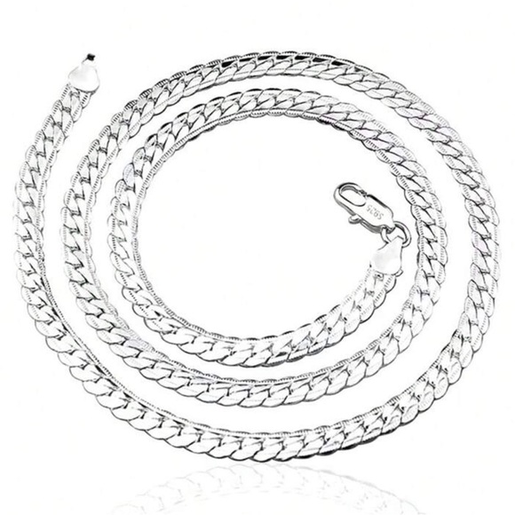 Elegant Silver Necklace - Picture 4 of 5